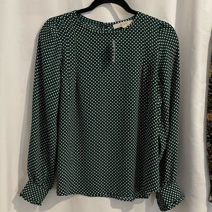 NWT Loft dark green/white polka dot blouse size XS, button sleeve, button back
